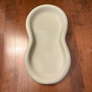 VGUC Taupe Keekaroo peanut changing pad